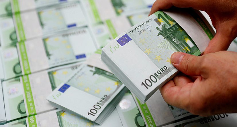 Еврогруппа согласовала программу помощи странам ЕС на 240 млрд евро