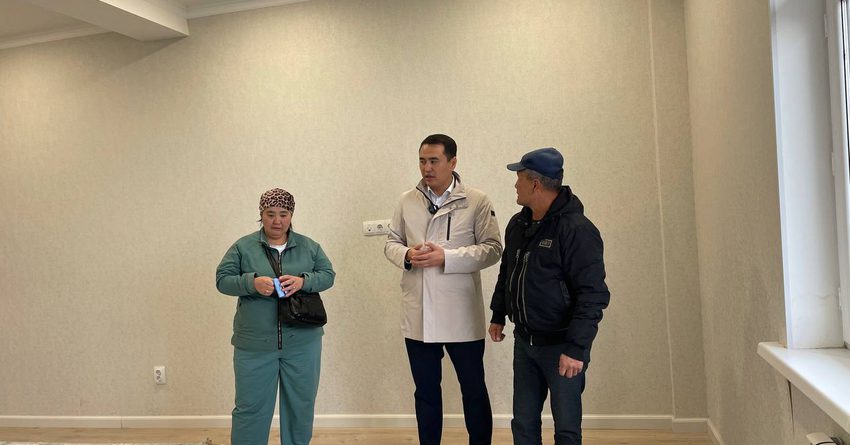 Депутат ЖК подарил квартиры родителям погибших в Баткене военных