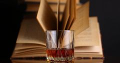Директор библиотеки возмущена утечкой информации о дорогостоящем фуршете с алкоголем