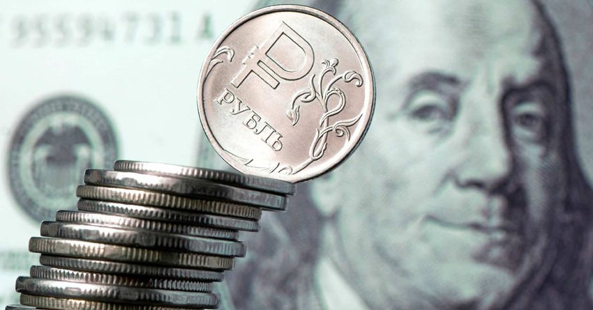 Доллар и евро еще подорожали к рублю. Курсы Центробанка РФ