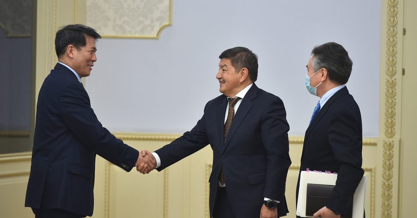 Акылбек Жапаров встретился со спецпредставителем правительства КНР