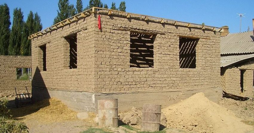 Бедные кыргызстанцы строят свое жилье сами чаще, чем богатые