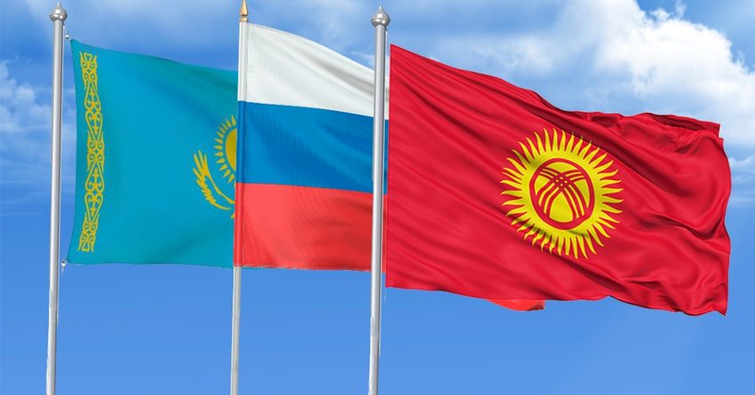 Казахстан предоставил транзитный коридор для вывоза граждан КР из России