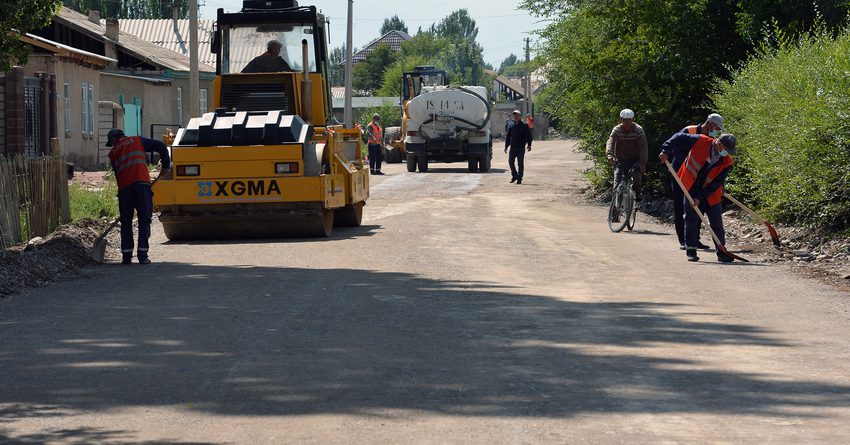 На ремонт дорог в селе Кочкор из бюджета выделили 12 млн сомов