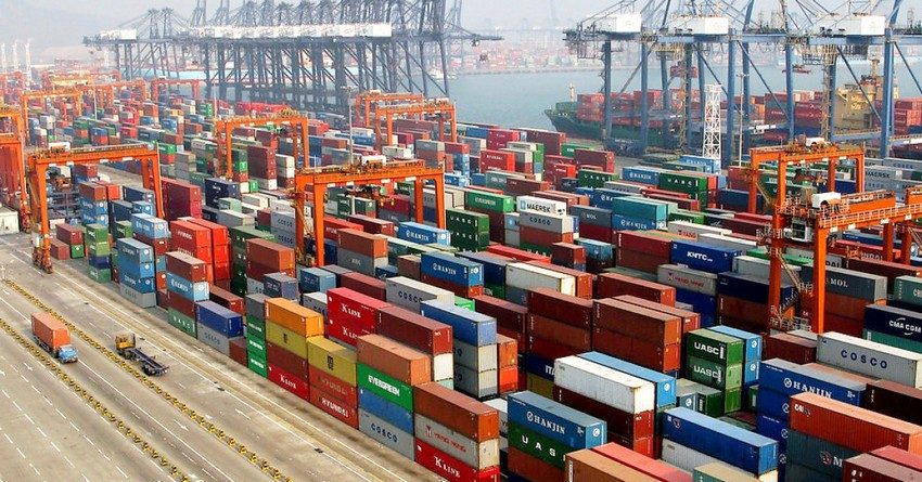 Объем внешней торговли Китая в июле упал на 7.9%