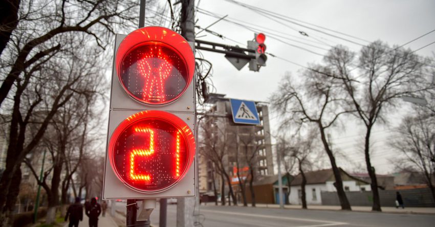 Бишкекте акылдуу жол чырактар орнотулууда