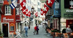 Жители Швейцарии высказались против безусловного дохода в $2,5 тысячи