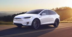 В 2020 году Tesla продала 500 тысяч электромобилей
