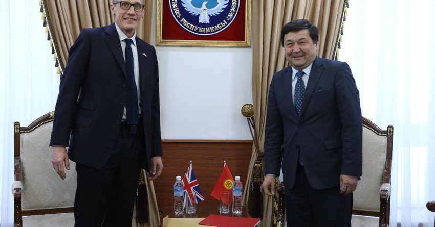 Замглавы МИД КР и посол Великобритании обсудили вопросы сотрудничества