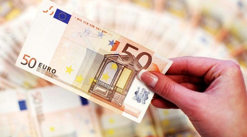 Евро стоит дороже 95 сомов. Курс Нацбанка Кыргызстана