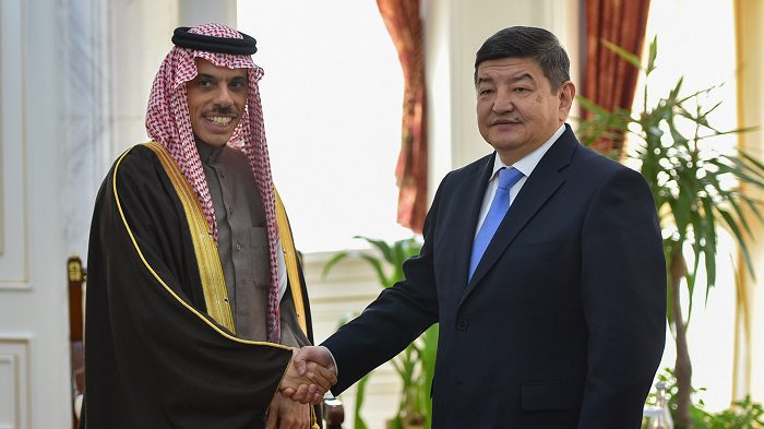 Развитие взаимной торговли обсудили Жапаров и глава МИД Саудовской Аравии