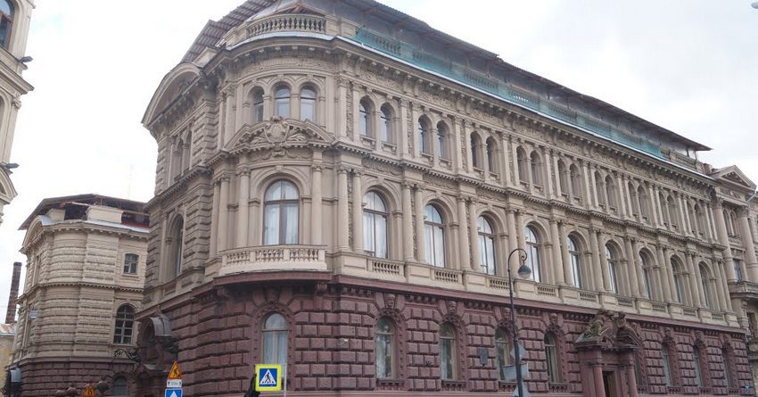 «Роснефть» сдала сама себе в аренду дворец, построенный для внука Николая I