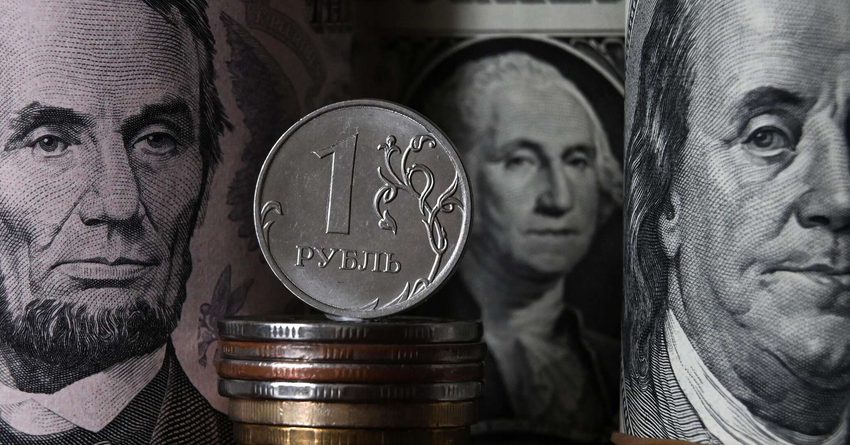 Ослабление рубля — это осознанная позиция Центробанка России — эксперт