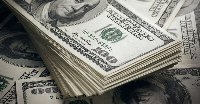 Нацбанк купил валюты на $17.1 млн, чтобы поддержать доллар