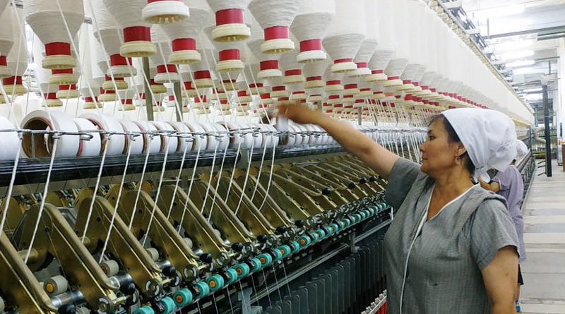 Химический и текстильный сектора КР стали лидерами по росту производства