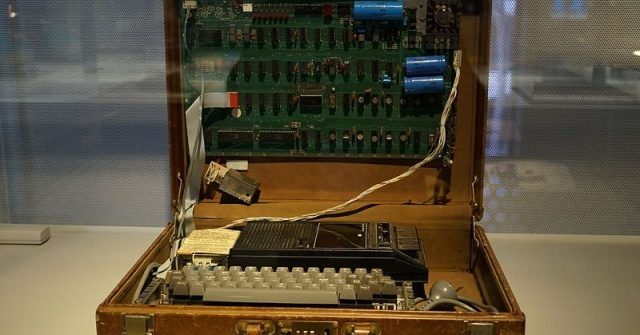 Компьютер Apple 1976 года продали за $355 тыс.