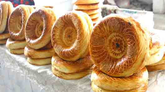 Пекари Кыргызстана начали печь хлеб из местной муки