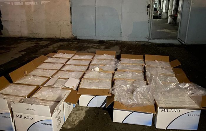 Бажы кызматкерлери наркы 1,1 млн сомдук контрабандалык тамекини кармады