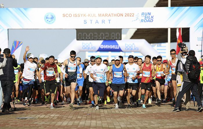 MegaCom Run the Silk Road эл аралык марафонуна расмий өнөктөш катары катышты