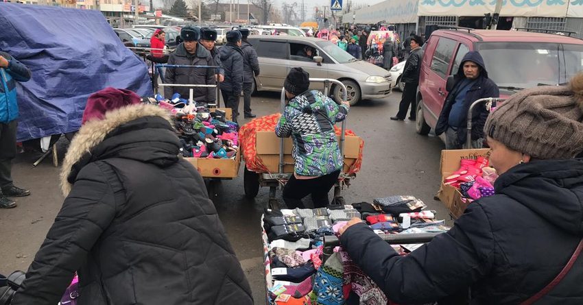 В Бишкеке запретили батуты, прокат велосипедов и стихийную торговлю