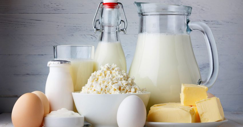 Мировые цены на молочную продукцию за год снизились на 20.6%