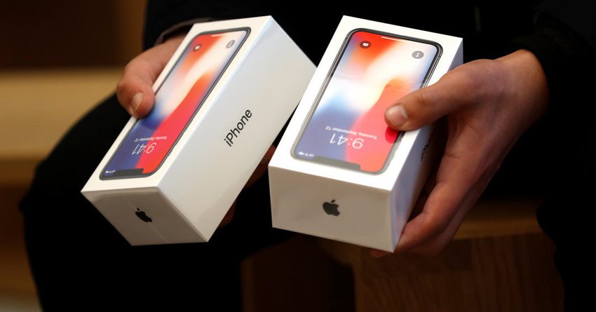 Apple в два раза сократит производство iPhone X