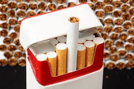 Каждая десятая пачка сигарет в России нелегальная