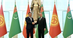 КР и Туркменистан подписали 15 международных договоров