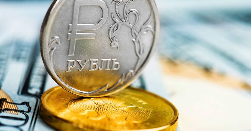 Рубль укрепился к доллару США на 2.7%. Курс Центробанка