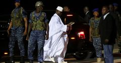 Экс-президент Гамбии покинул страну вместе с бюджетом