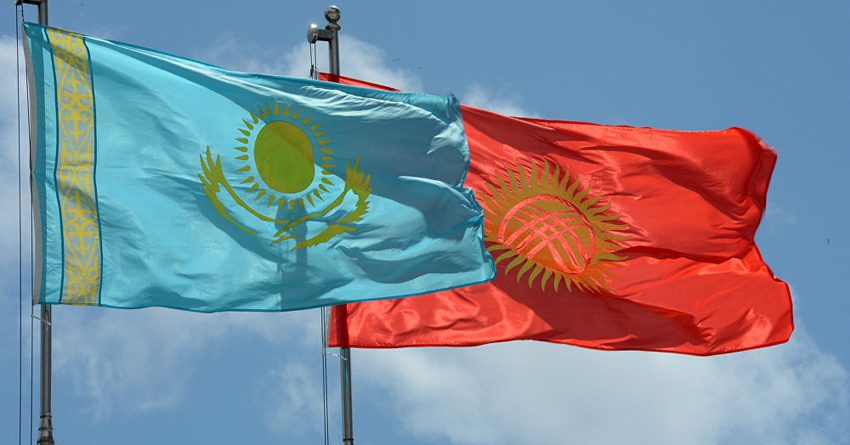 Кыргызстан менен Казакстан товар жүгүртүүнү 2 млрд долларга жеткирет