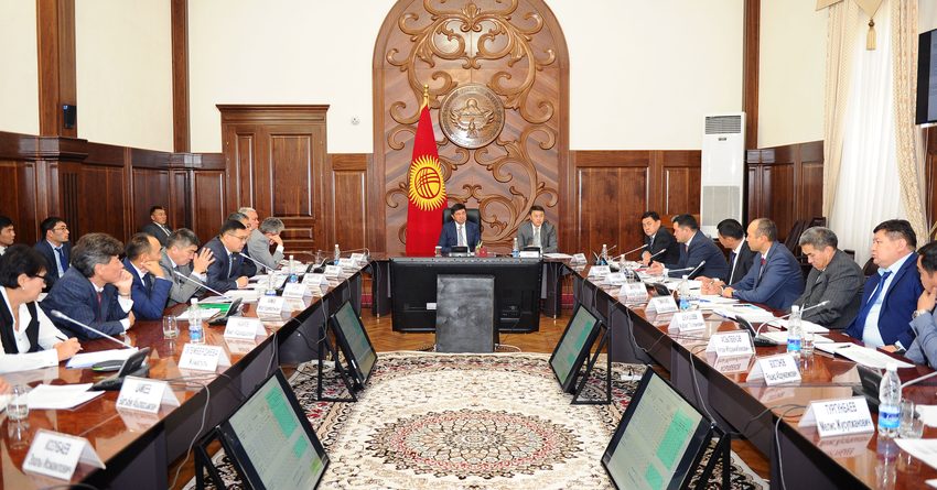 В Кыргызстане внедрят показатели эффективности работы для глав госкомпаний