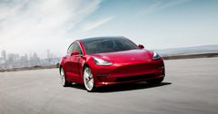 Tesla планирует снизить цены на автомобили