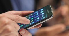 Мобильные операторы Казахстана продолжают терять доходы
