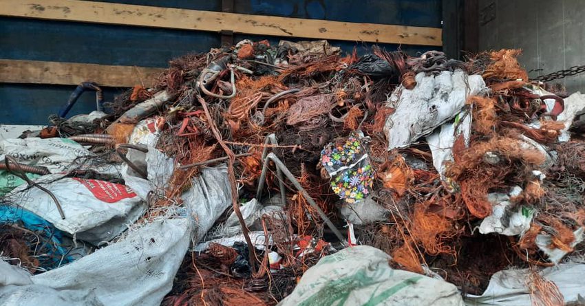 В Кыргызстан незаконно пытались ввезти 4 тонны медных отходов