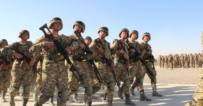 Парламент Кыргызстана одобрил отправку военных в Казахстан