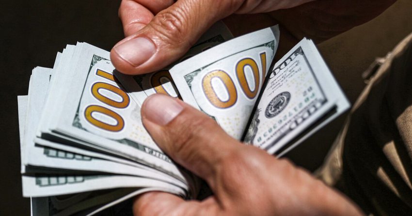 Нацбанк оштрафовал двух нелегальных валютчиков в Таласской области