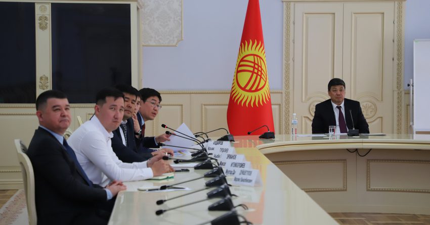 Торобаев провел совещание по ускорению газификации населенных пунктов