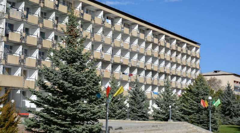 Сотрудникам санатория «Кыргызстан» три года не выдают заработных плат
