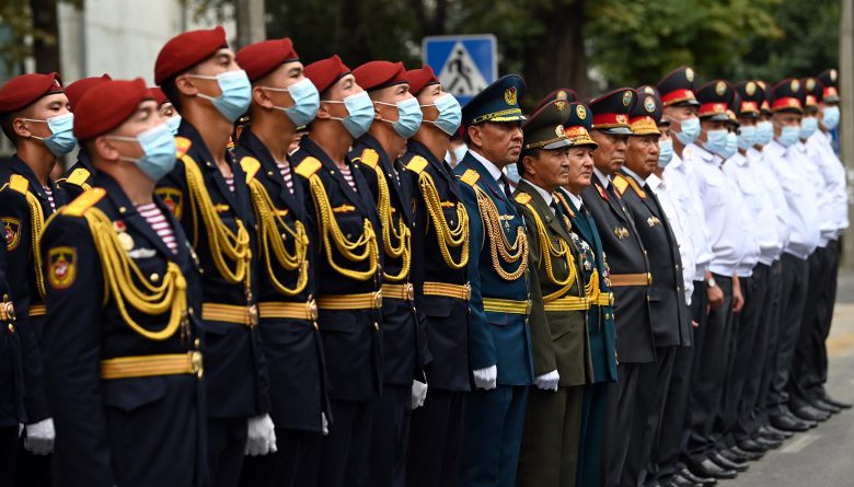 Военнослужащим внутренних войск МВД повысят зарплату на 40%