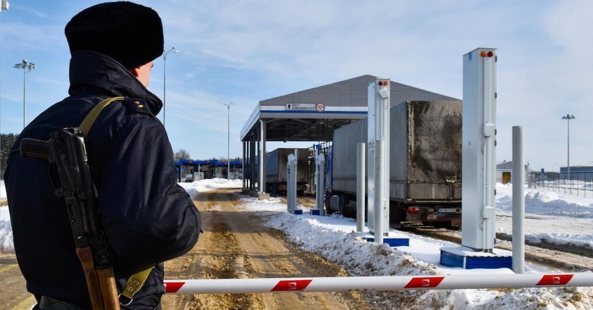 Отделение Transparency International в РК выступило за таможенный контроль ЕАЭС на границах Кыргызстана