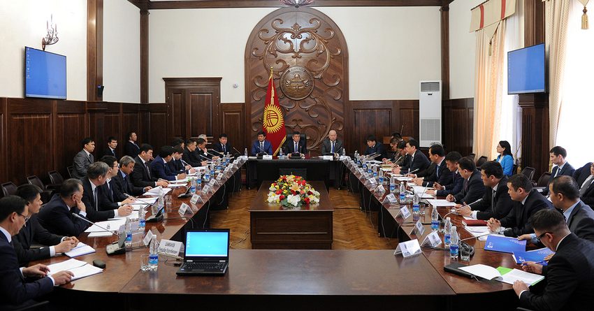 В Кыргызстане ликвидируют 114 убыточных предприятий