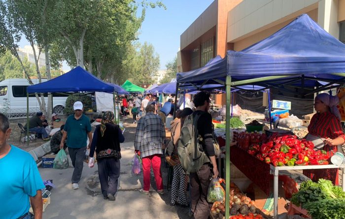 На сельхозярмарках Бишкека цены ниже рыночных