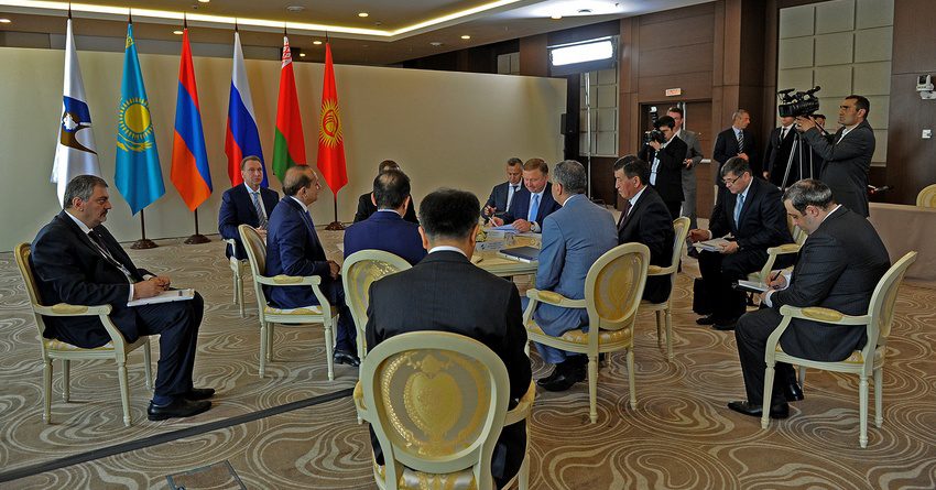 Кыргызстан пожаловался на барьеры во взаимной торговле в ЕАЭС