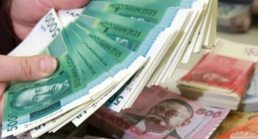 За год в Кыргызстане объем денег в обращении вырос на 21.2%
