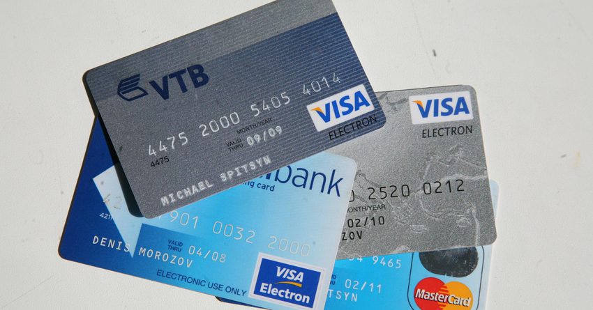 Банкам соседних с РФ стран запрещено открывать карты Visa? Что в КР?