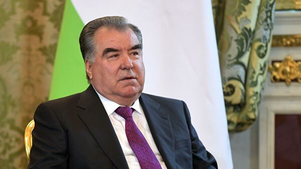 Тажикстан президенти 20 миң кишиге мунапыс жарыялады