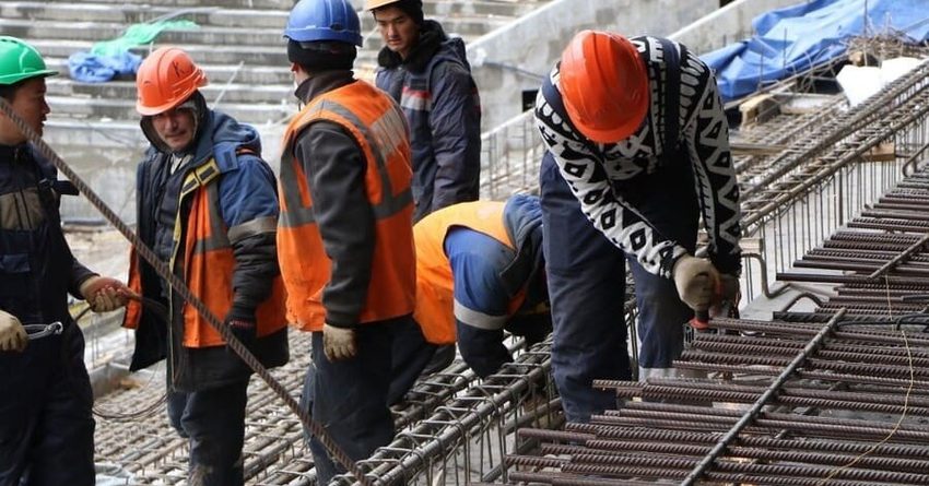 В среднем мигранты из ЦА зарабатывают в Москве 54 тысячи рублей в месяц