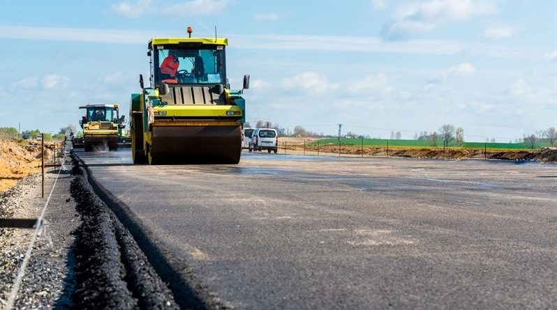 Минтранс потратил около 350 млн сомов на реконструкцию дороги Балыкчы — Корумду