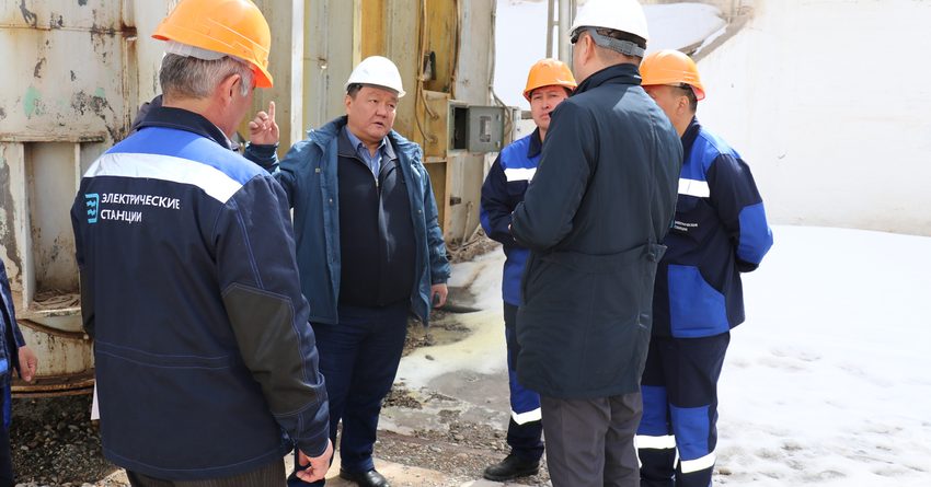 Глава Нацэнергохолдинга ознакомился с ходом реконструкции Ат-Башинской ГЭС